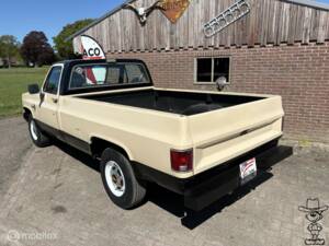 Bild 16/29 von Chevrolet C 20 (1985)