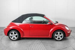 Image 48/50 de Volkswagen New Beetle 2.0 (2006)