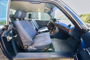 Bild 72/99 von Mercedes-Benz 230 CE (1983)