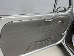 Immagine 19/20 di SEAT 600 L (1972)