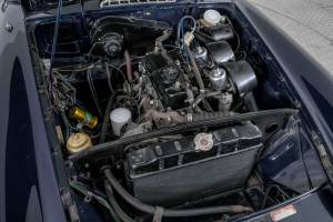 Immagine 32/50 di MG MGB GT (1972)