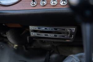 Image 56/83 of Alfa Romeo Giulia GT 1300 Junior (1968)
