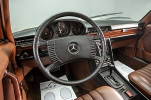 Bild 16/30 von Mercedes-Benz 350 SE (1976)