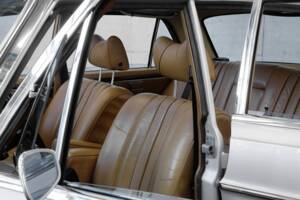 Immagine 27/50 di Mercedes-Benz 300 SEL 6.3 (1968)