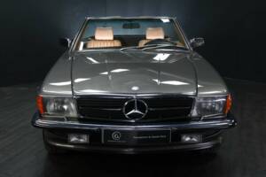Image 8/50 de Mercedes-Benz 420 SL (1987)
