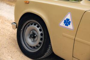 Image 6/18 of Alfa Romeo Giulia 1300 Super (1971)