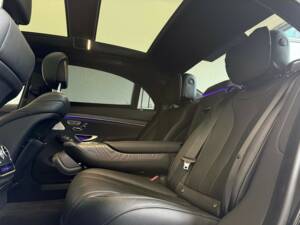 Image 17/30 of Mercedes-Benz S 350 d L (2018)