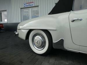 Image 24/27 of Mercedes-Benz 190 SL (1961)
