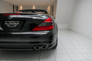 Immagine 17/21 di Mercedes-Benz SL 65 AMG (2005)