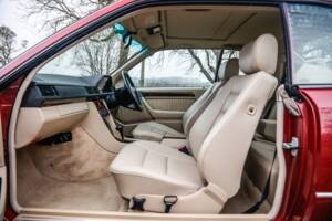 Immagine 26/47 di Mercedes-Benz E 220 (1995)