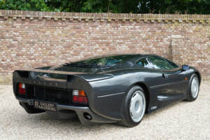 Image 41/50 of Jaguar XJ 220 (1993)