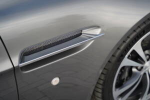 Immagine 39/50 di Aston Martin V12 Vantage (2012)