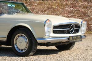 Image 43/50 of Mercedes-Benz 250 SL (1967)