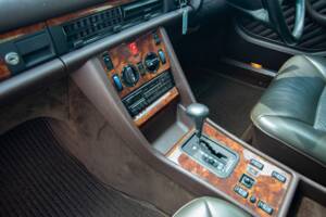 Bild 19/29 von Mercedes-Benz 300 SEL (1990)