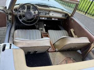 Bild 24/50 von Mercedes-Benz 250 SL (1967)