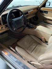 Image 2/13 of Jaguar XJS 5.3 V12 (1994)