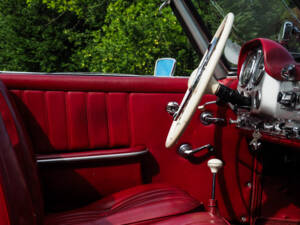 Image 2/9 of Mercedes-Benz 190 SL (1963)