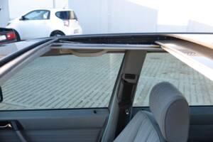 Image 34/92 de Mercedes-Benz 200 D (1989)