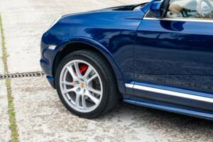 Image 12/25 of Porsche Cayenne Turbo (2008)