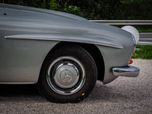 Image 5/9 of Mercedes-Benz 190 SL (1963)