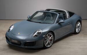 Image 2/37 of Porsche 911 Targa 4S (2016)