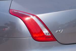 Image 25/50 of Jaguar XJ 5.0 (2011)