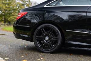 Bild 19/44 von Mercedes-Benz E 500 (2010)