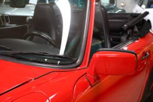 Image 18/47 of Porsche 911 Carrera 3.2 (1989)