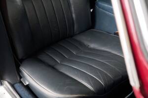 Bild 45/50 von Jaguar XJ 6 L 4.2 (1974)