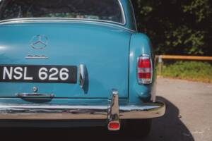 Image 36/50 of Mercedes-Benz 220 a (1956)