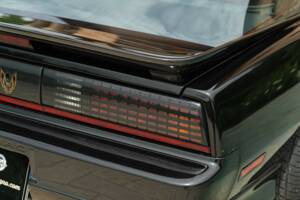 Obraz 23/50 pojazdu Pontiac Firebird TransAm (1989)