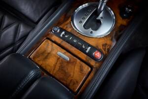 Image 59/100 of Bentley Continental Flying Spur (2008)