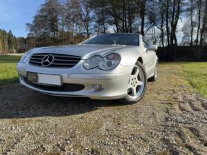 Image 78/89 of Mercedes-Benz SL 500 (2002)