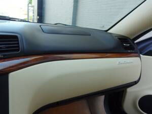 Image 56/98 of Maserati GranTurismo 4.2 (2008)