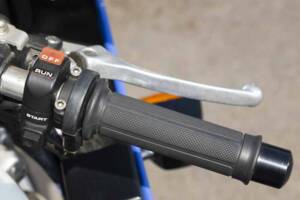 Bild 22/50 von Honda VFR 750R RC 30 (1989)
