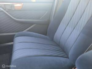 Image 38/50 de Mercedes-Benz 300 SE (1989)