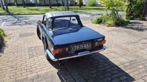 Image 4/100 of Triumph TR 6 PI (1971)