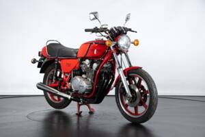 Image 6/50 of Yamaha XS 750 (1979)