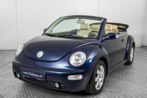 Image 17/50 de Volkswagen New Beetle 1.6 (2004)