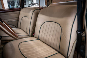 Image 22/32 of Jaguar Mk II 3.4 (1967)