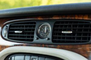 Image 23/43 of Jaguar XJR (2003)