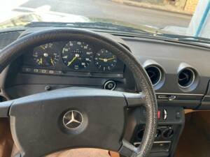Immagine 8/8 di Mercedes-Benz 300 D (1982)