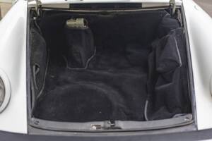 Image 23/33 of Porsche 911 Carrera 3.2 (1988)