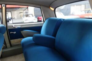 Image 16/30 of Citroën DS 19 (1959)