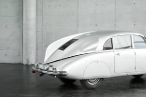 Image 37/50 of Tatra T 87 (1949)