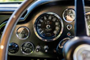 Image 56/62 of Aston Martin DB 6 (1967)