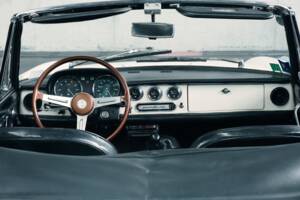Image 47/50 of Alfa Romeo 1600 Spider Duetto (1966)