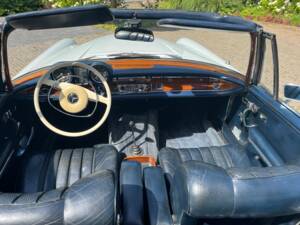 Imagen 19/29 de Mercedes-Benz 280 SE (1968)