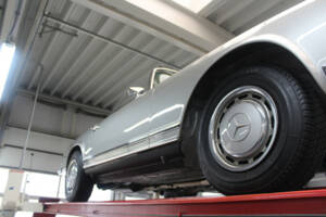 Immagine 8/50 di Mercedes-Benz 280 SL (1969)