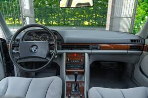Image 35/50 of Mercedes-Benz 500 SEL (1985)